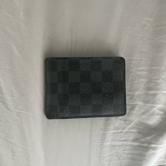 LOUIS VUITTON logo slender foldable card holder wallet in great condition. - Picture 6 of 6